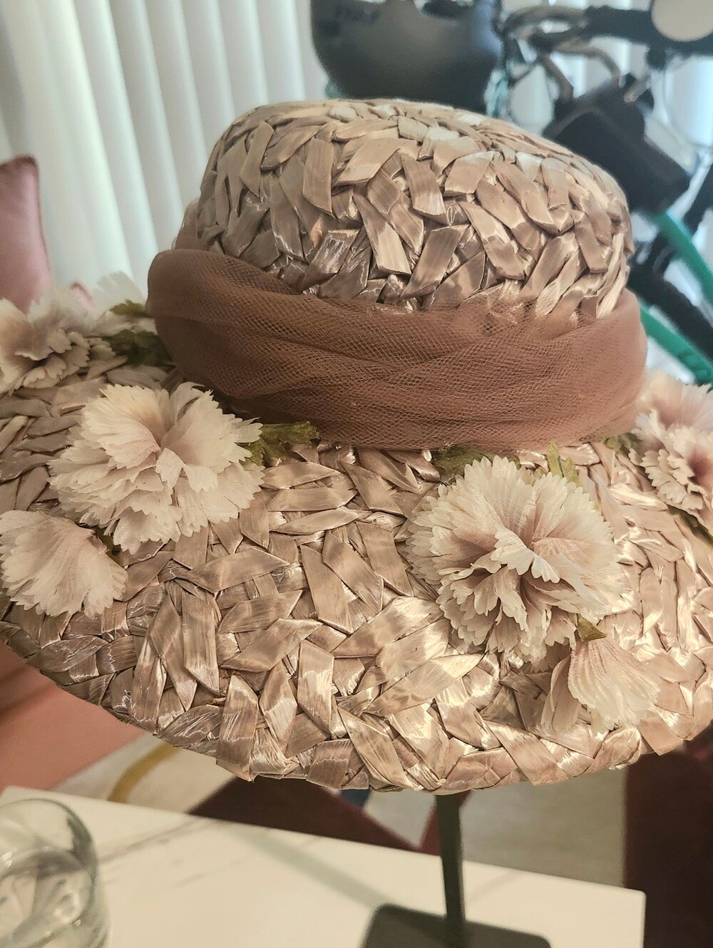 Vintage Mid-Century Lady Byrd Woven Straw Floral Hat Size: 21.5 Inches